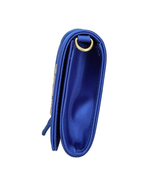 La Carrie Blue Clutches