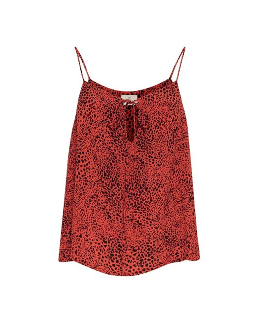 Sleeveless Tops di Kaffe in Red