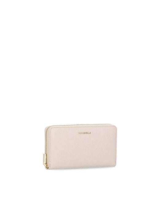 Wallets & Cardholders di Coccinelle in Pink