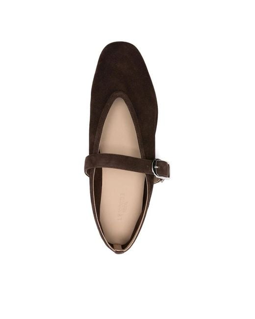 Le Monde Beryl Brown Braune Flache Schuhe Mit V-Förmiger Schnalle