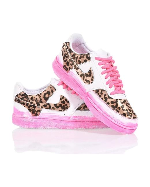 Nike Pink Handgefertigte Goldene Sneakers für Frauen