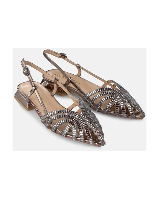 Alma En Pena. Brown Flat Sandals