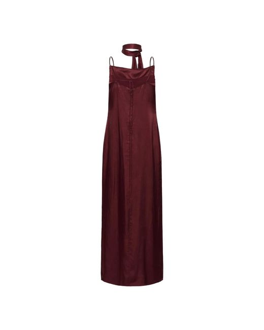 Gowns Gestuz de color Purple