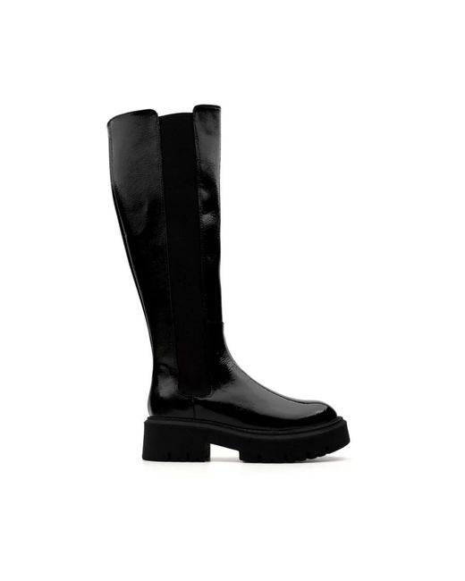 Tosca Blu Black Chelsea Boots