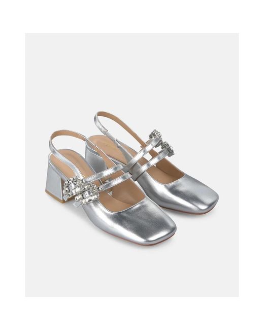 Alma En Pena. Metallic Pumps