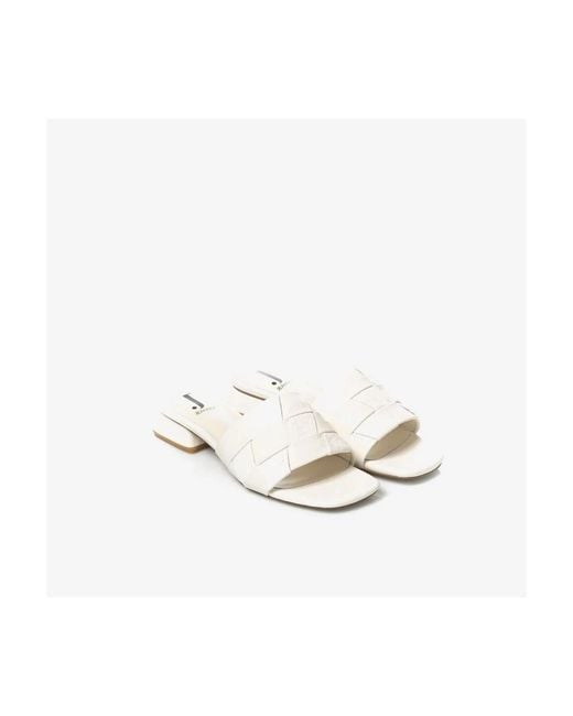 Jeannot White Sliders
