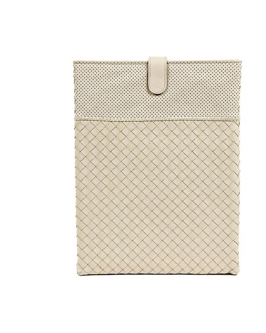 Cover tablet in pelle di lusso di Bottega Veneta in Natural