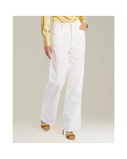 Kiton Flared Jeans in het White