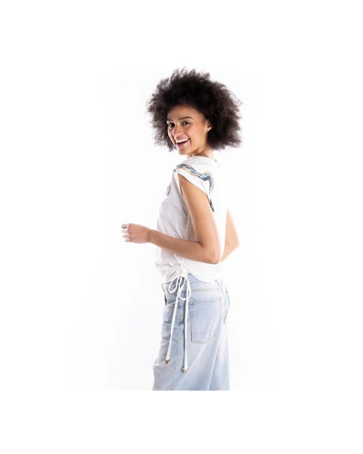 T-Shirts Akep de color White