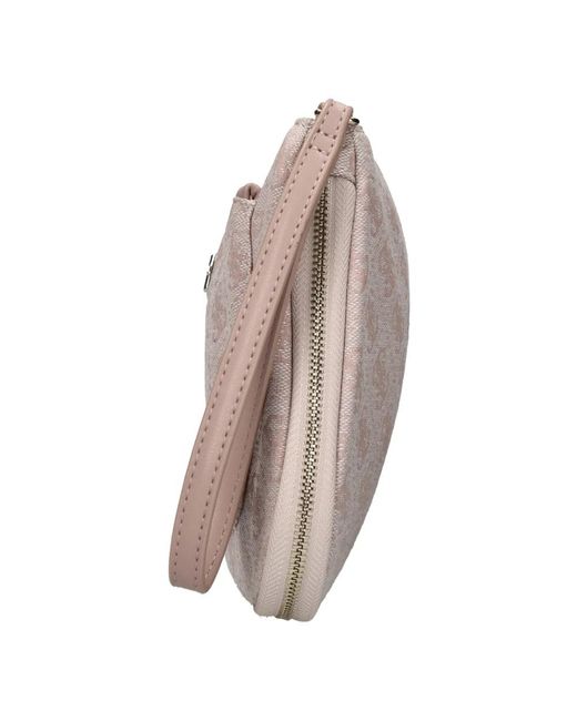 Clutches di Guess in Gray