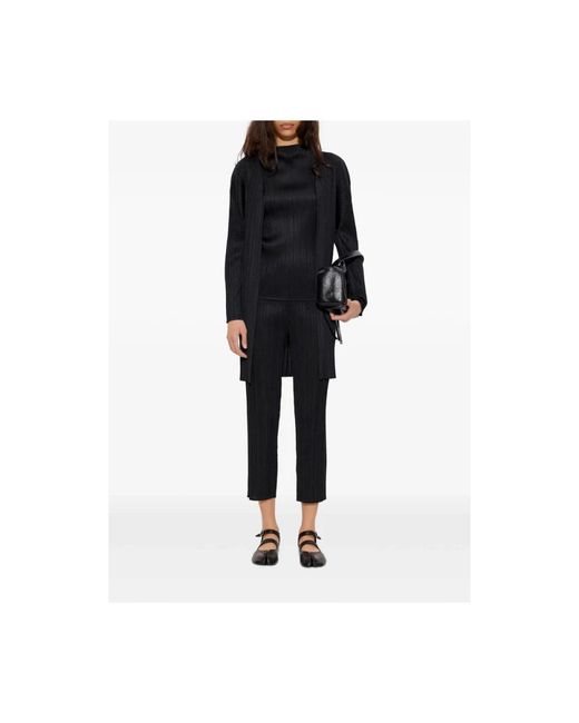 Issey Miyake Truien & Vesten ,Zwart ,Polyester Basics 15 Coat in het Black