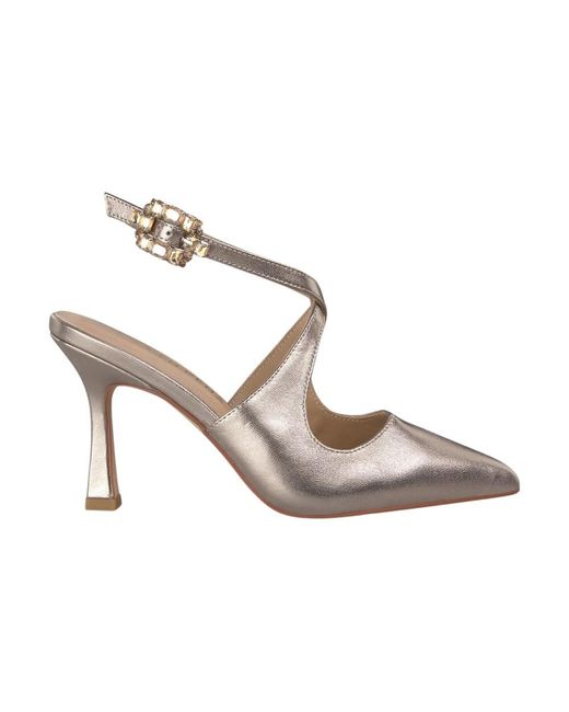 Alma En Pena. Metallic Pumps