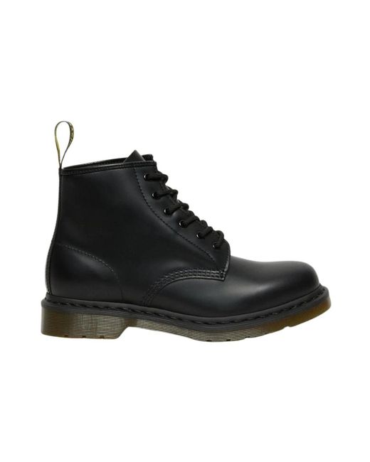 Dr. Martens Lace-Up Boots in het Black