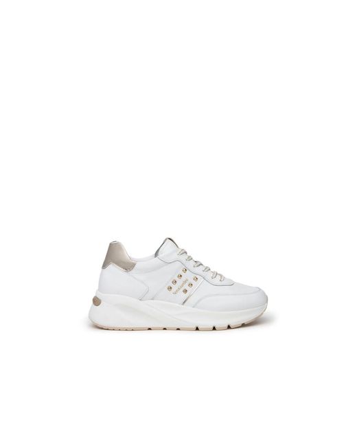 Sneakers bianche con borchie di Nero Giardini in White