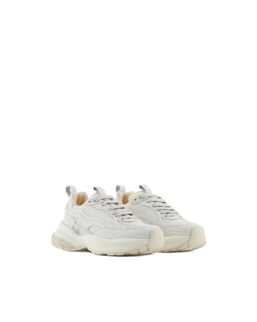 Emporio Armani Witte Sneakers Met Metalen Hiel Detail in het White