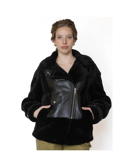Just things we like Kiyo Shearling Jacket in het Blue