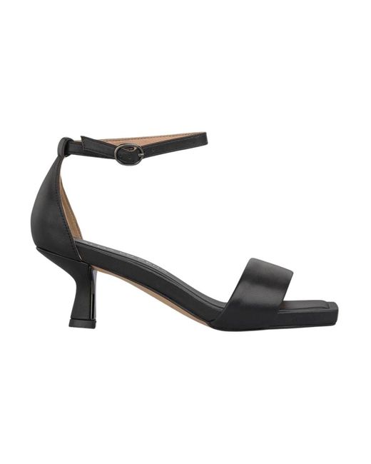 Alma En Pena. Black High Heel Sandals