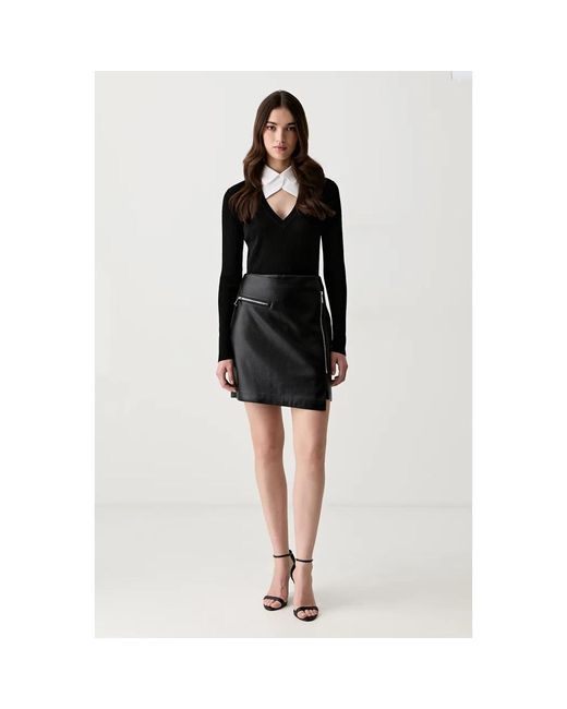 Karl Lagerfeld Flared Mini Rok in het Black