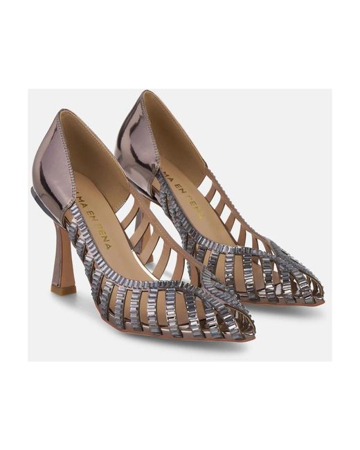 Alma En Pena. Metallic Pumps