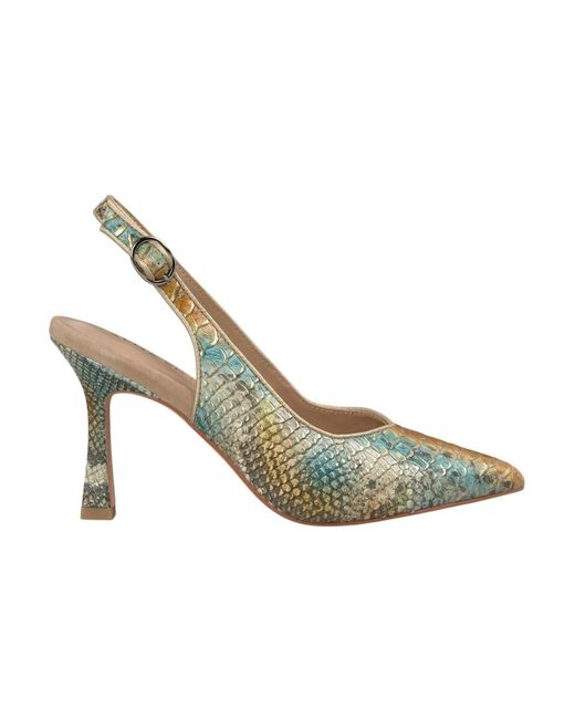 Alma En Pena. Metallic Pumps