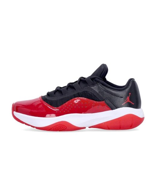 Nike Red Low Top Sneaker Mit Roten Akzenten