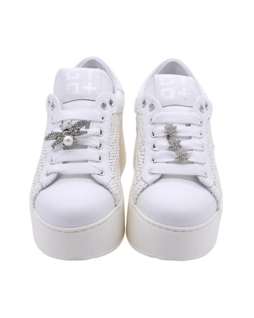 Sneakers di GIO+ in Gray