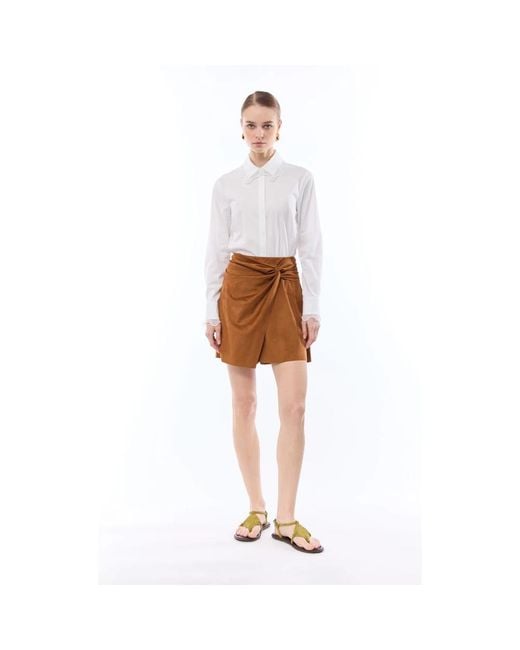 Nenette Skort in het Brown