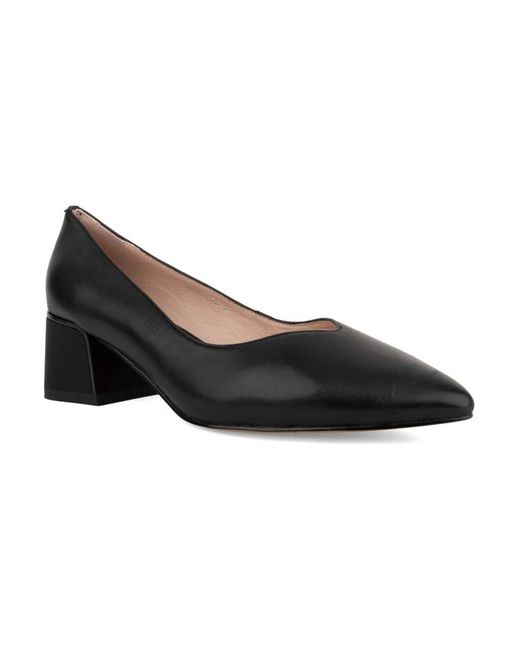 Linda Baumann Black Pumps