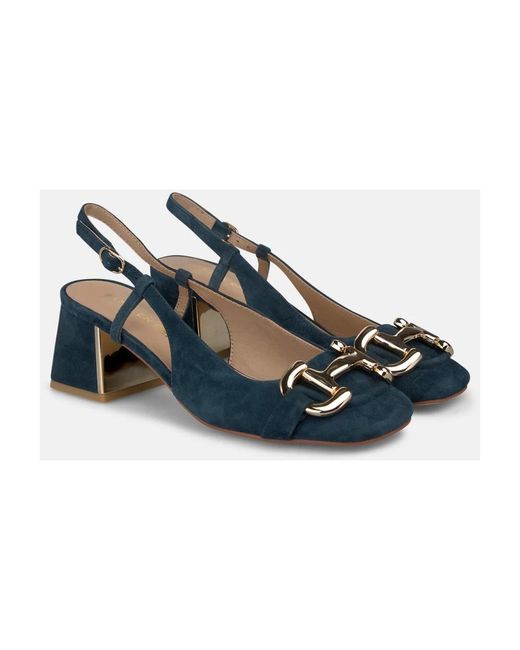 Alma En Pena. Blue Pumps