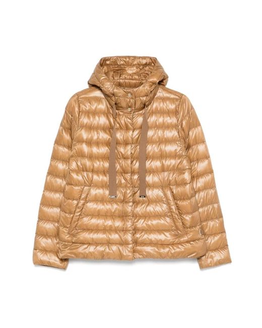 Herno Ultralight Karamelbruin Ganzendonsjas in het Natural