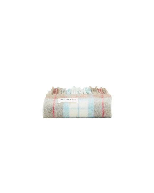 Winter Scarves Closed de color White