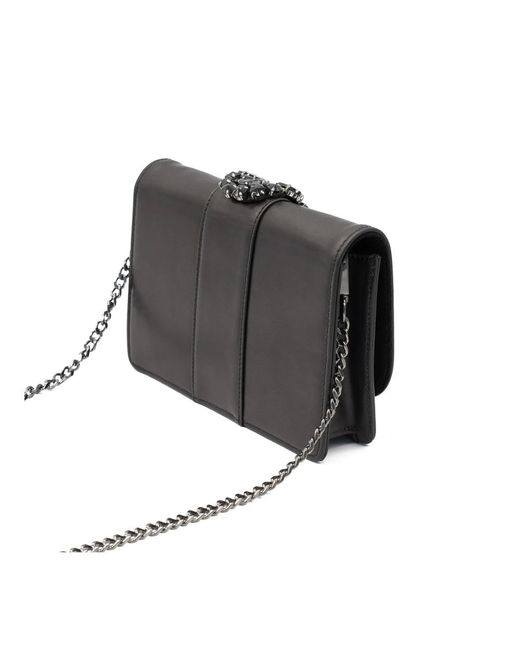 Alma En Pena. Clutches in het Black