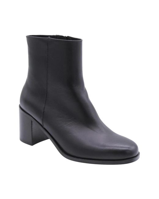 CTWLK Black Heeled Boots