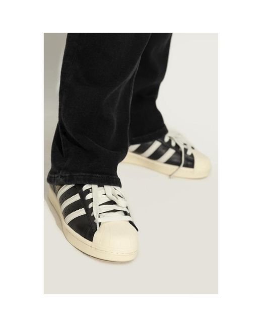 Sneakers di Adidas Originals in Black