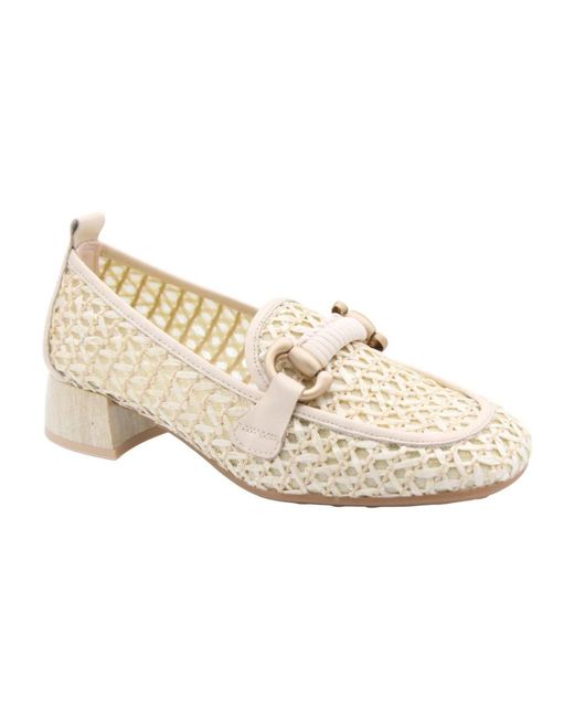 Hispanitas White Pumps