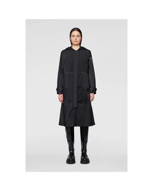 Rain Jackets di Add in Black
