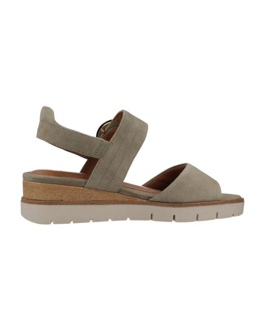 Wedges di Tamaris in Brown