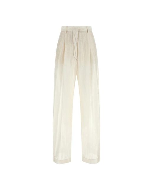 Thelatest Billie Broek in het White