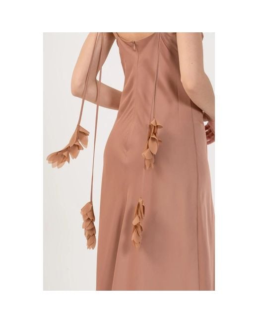 Gowns Kocca de color Pink