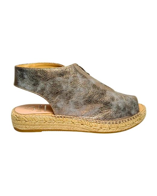 Kanna Gray Flat Sandals