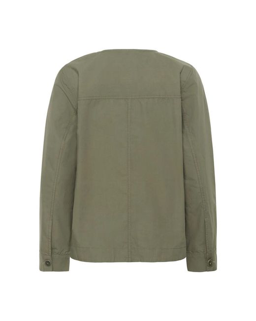 Light Jackets Part Two de color Green