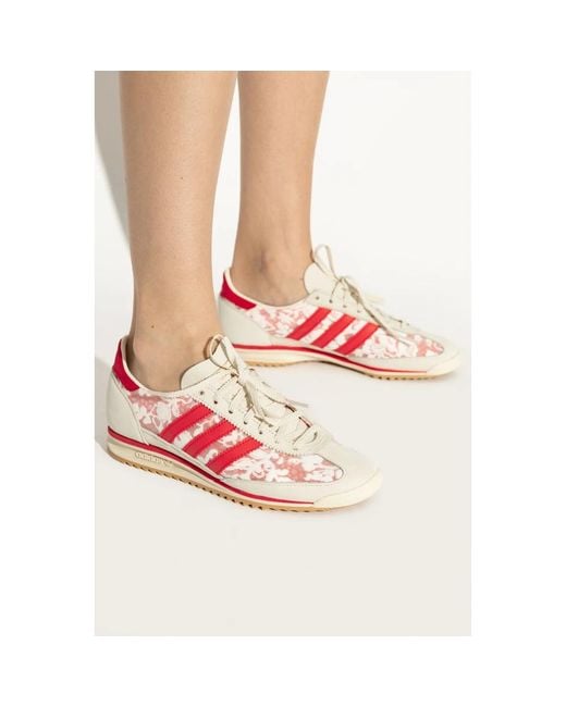 Sneakers di Adidas Originals in Pink