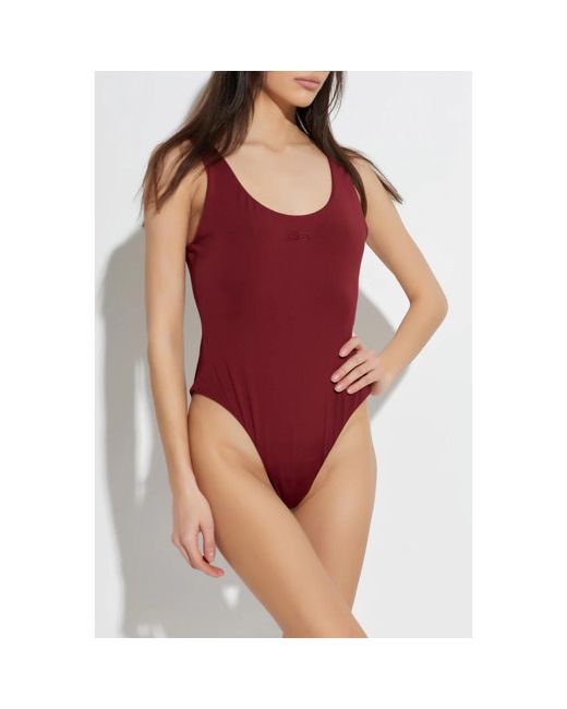 One-Piece Gestuz de color Red