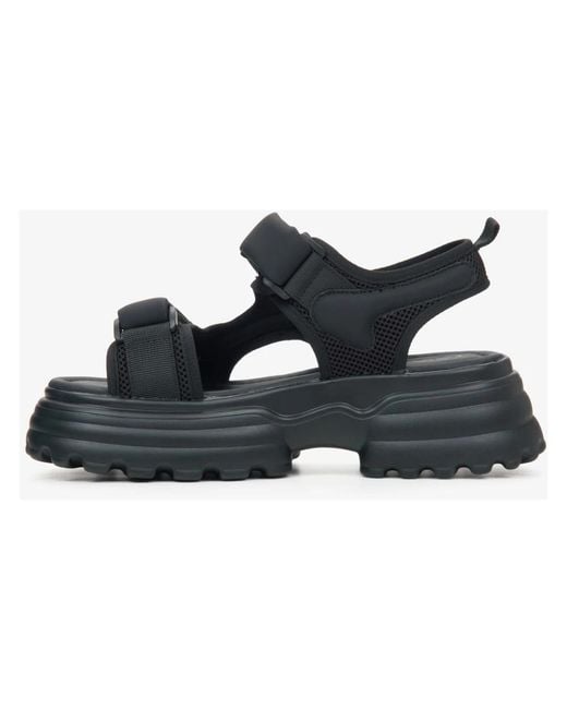 ESTRO Black Flat Sandals