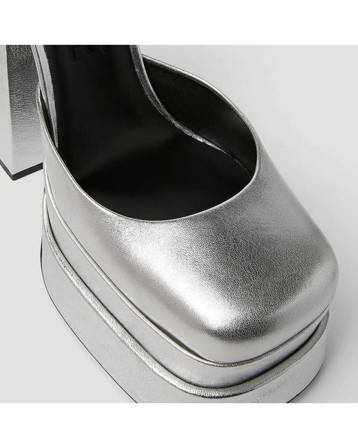 Shoes > heels > pumps Versace en coloris Gray