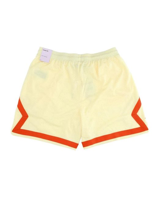 Nike Short Shorts in het Yellow