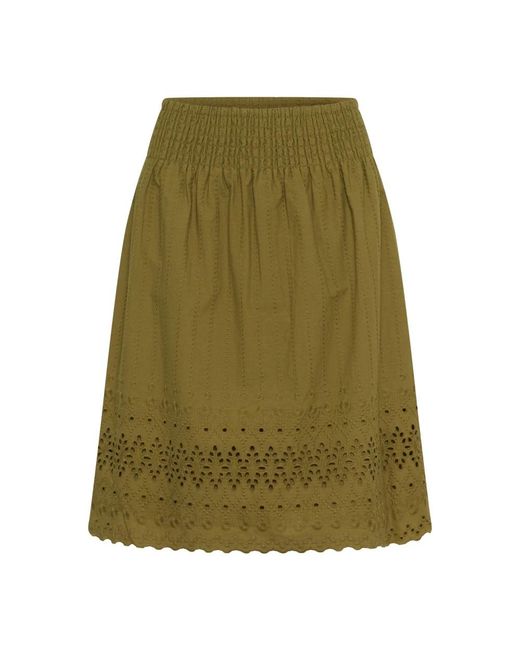 Cream Korte Rok in het Green