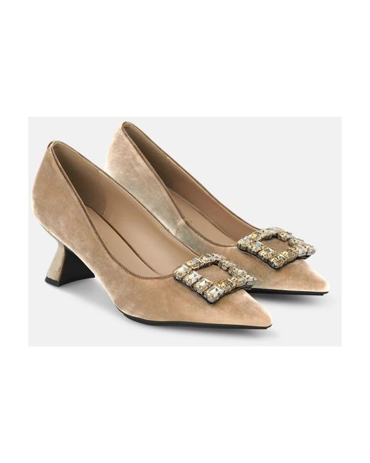 Alma En Pena. White Pumps