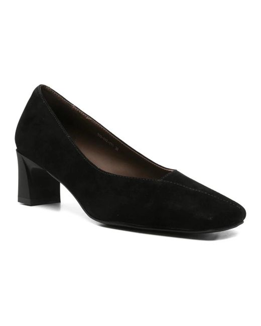 Linda Baumann Black Pumps