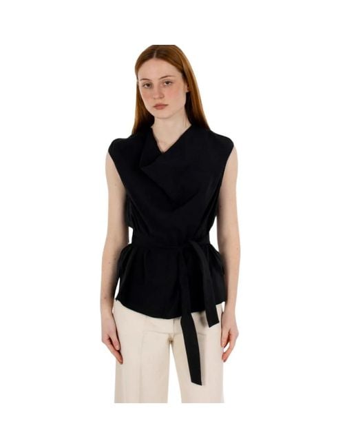 Alysi Black Sleeveless Tops